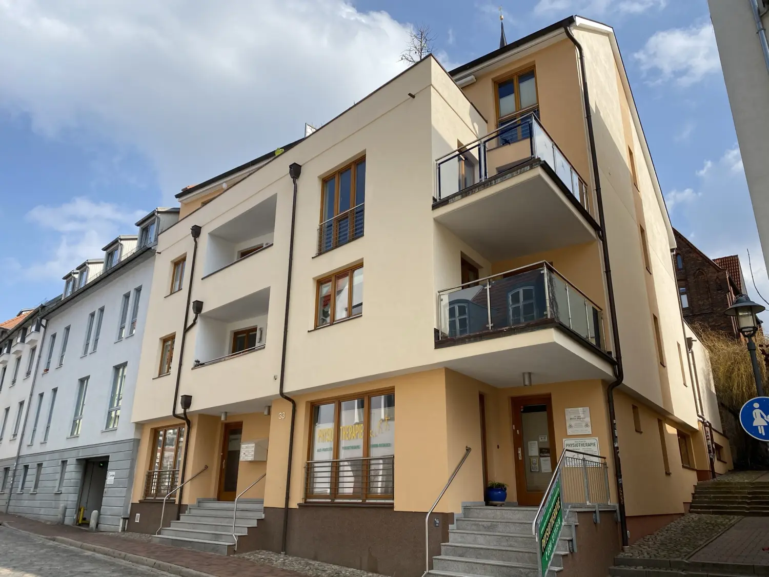 Haus von Immobilienbüro 